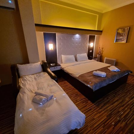 Hotel Albes Призрен Экстерьер фото