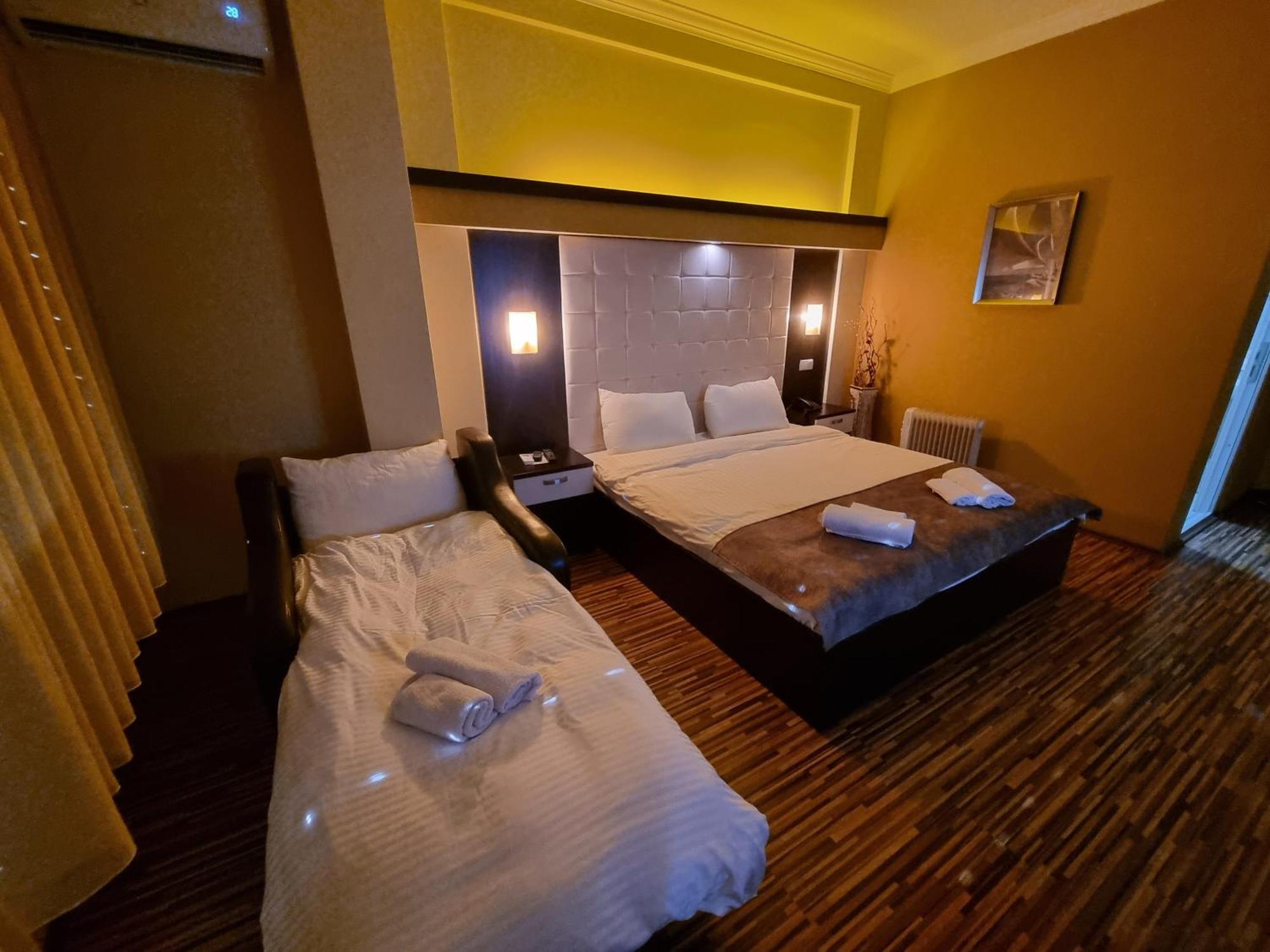 Hotel Albes Призрен Экстерьер фото