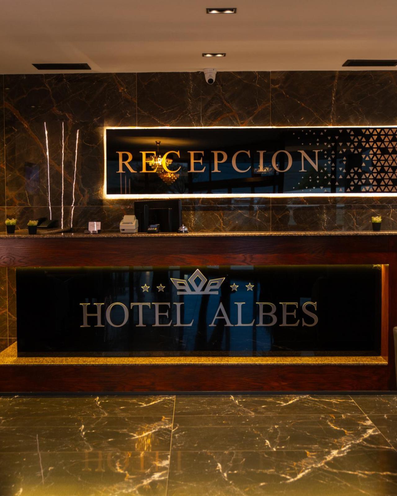 Hotel Albes Призрен Экстерьер фото